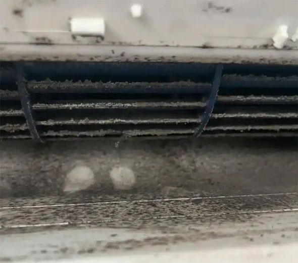 陵川空调吹的风有股烧焦味是怎么回事